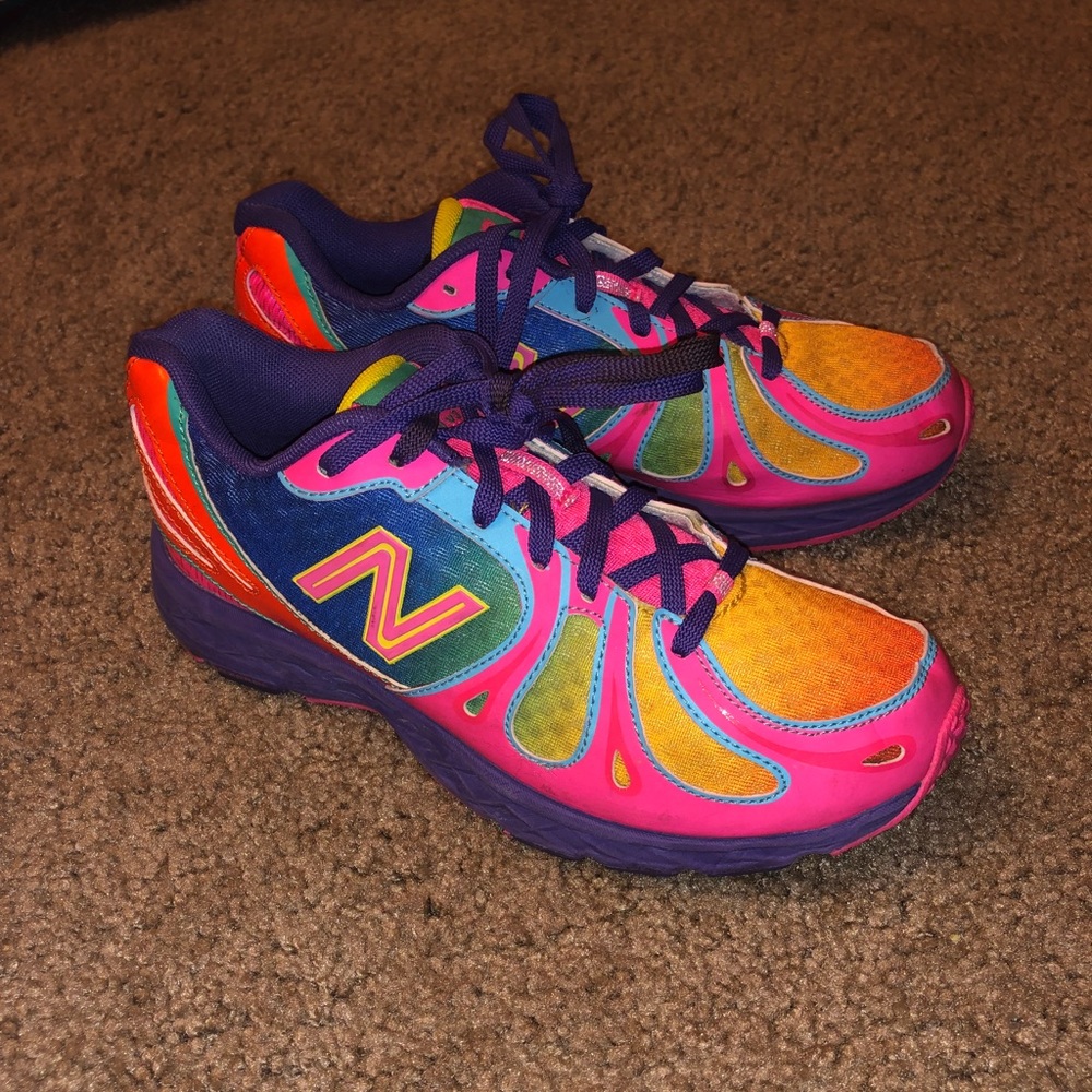 New Balance 890 v3 Size 4Y - 6(W) Colorful Running